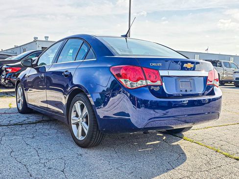 Used 2012 Chevrolet Cruze LS w/ Connectivity Package FWD image 4