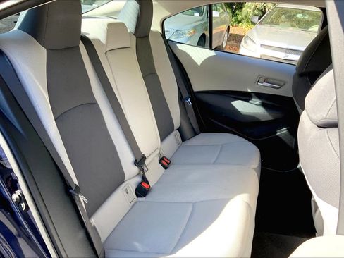 Used 2020 Toyota Corolla LE FWD image 18
