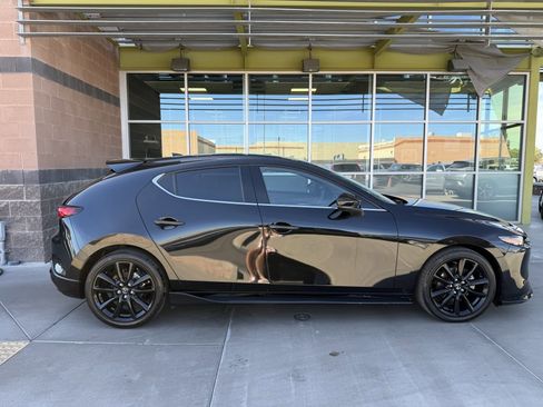 Used 2022 MAZDA MAZDA3 s image 9
