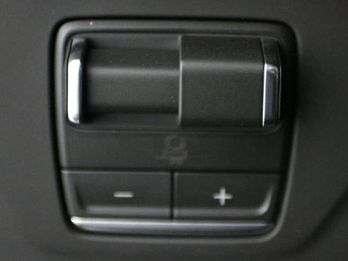 Used 2026 Cadillac Escalade V w/ LPO, ONYX Package AWD/4WD image 25