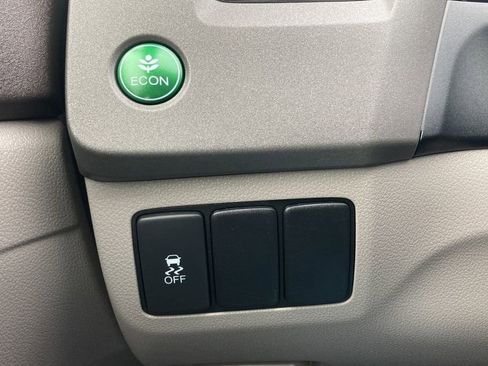 Used 2012 Honda Civic Hybrid Sedan image 12