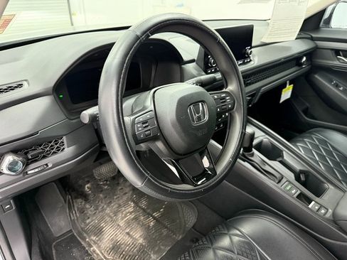 Used 2025 Honda Accord LX image 10