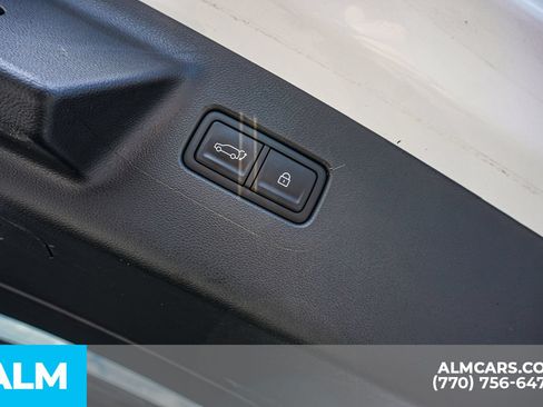 Used 2025 Hyundai Santa Fe SE FWD image 15