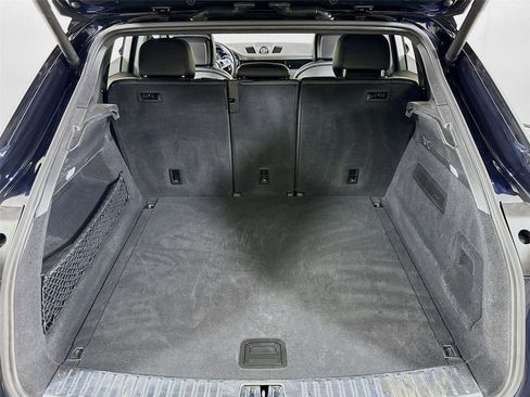 Used 2022 Porsche Cayenne Coupe w/ Premium Package image 28