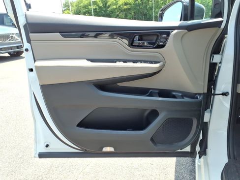 Used 2023 Honda Odyssey Elite image 9