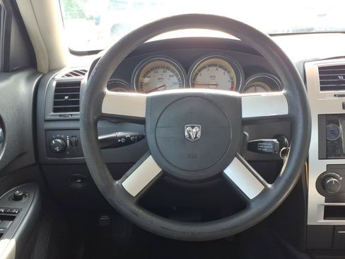 Used 2010 Dodge Charger SXT RWD image 4