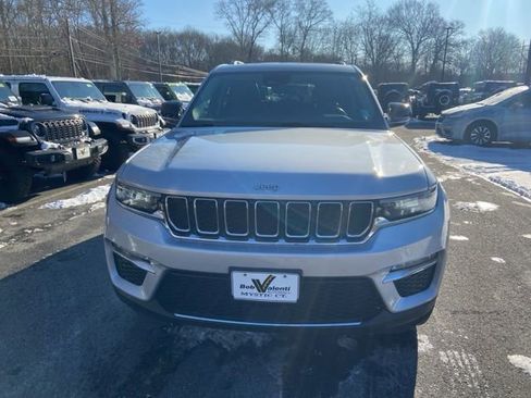 Used 2022 Jeep Grand Cherokee Limited image 9