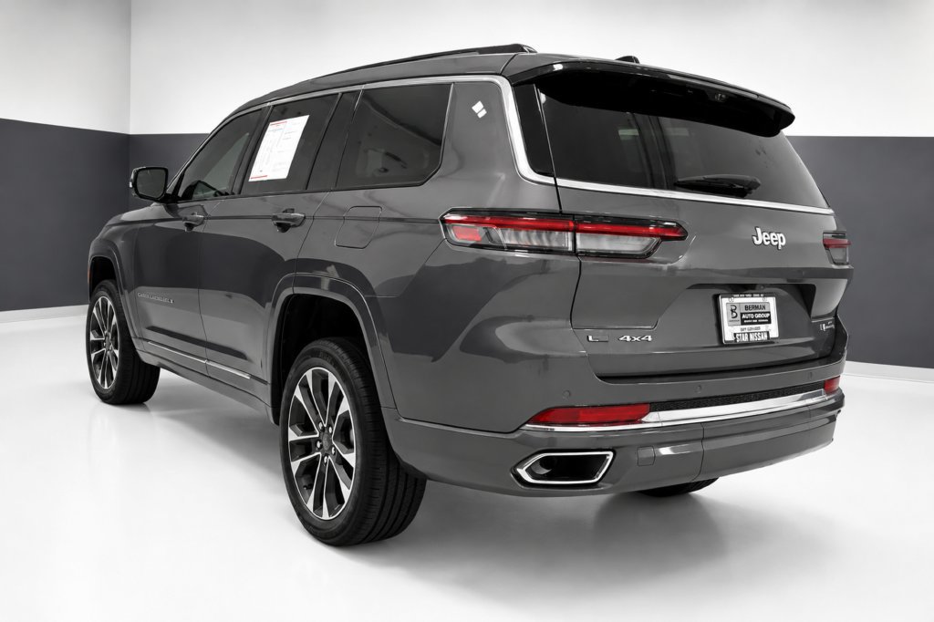 Used 2021 Jeep Grand Cherokee L Overland w/ Luxury Tech Group IV AWD/4WD image 3