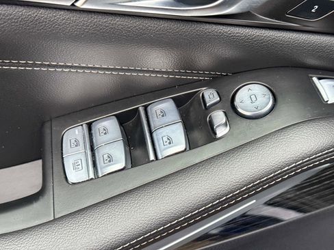 Used 2022 BMW X7 xDrive40i w/ M Sport Package image 21