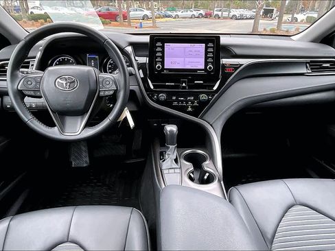 Used 2023 Toyota Camry SE image 15