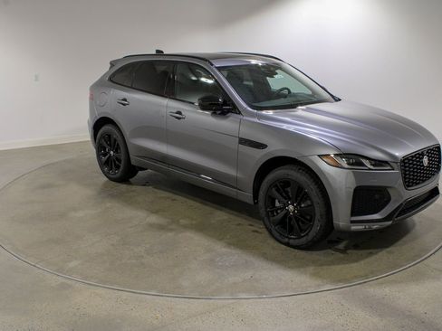 New 2026 Jaguar F-PACE R-Dynamic S image 7