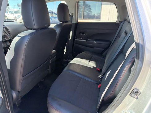 Used 2022 Mitsubishi Outlander Sport SE image 5