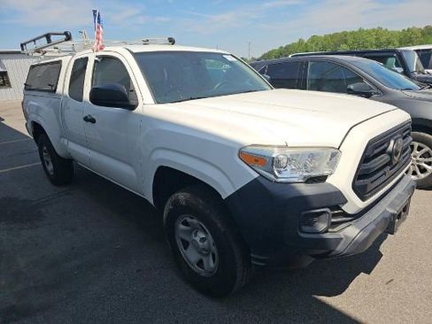 Used 2019 Toyota Tacoma SR image 1
