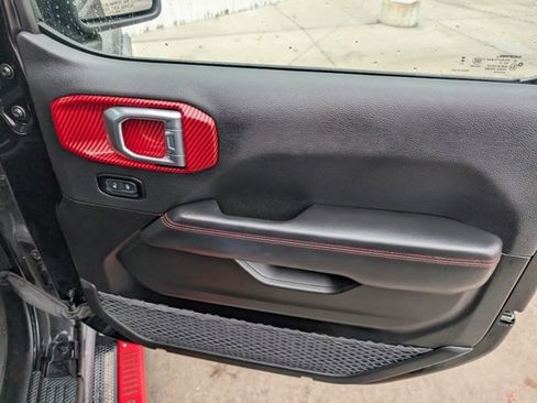 Used 2024 Jeep Wrangler Unlimited Rubicon image 34