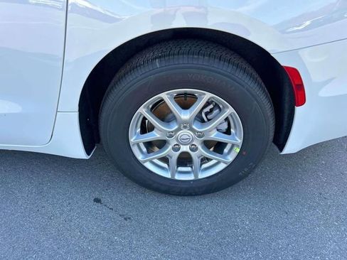 New 2026 Chrysler Voyager LX image 11