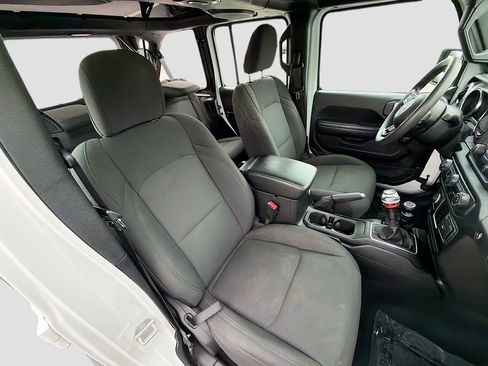 Used 2019 Jeep Wrangler Unlimited Sport AWD/4WD image 13