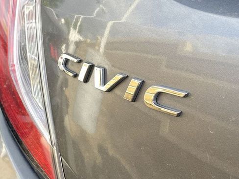 Used 2019 Honda Civic LX image 9