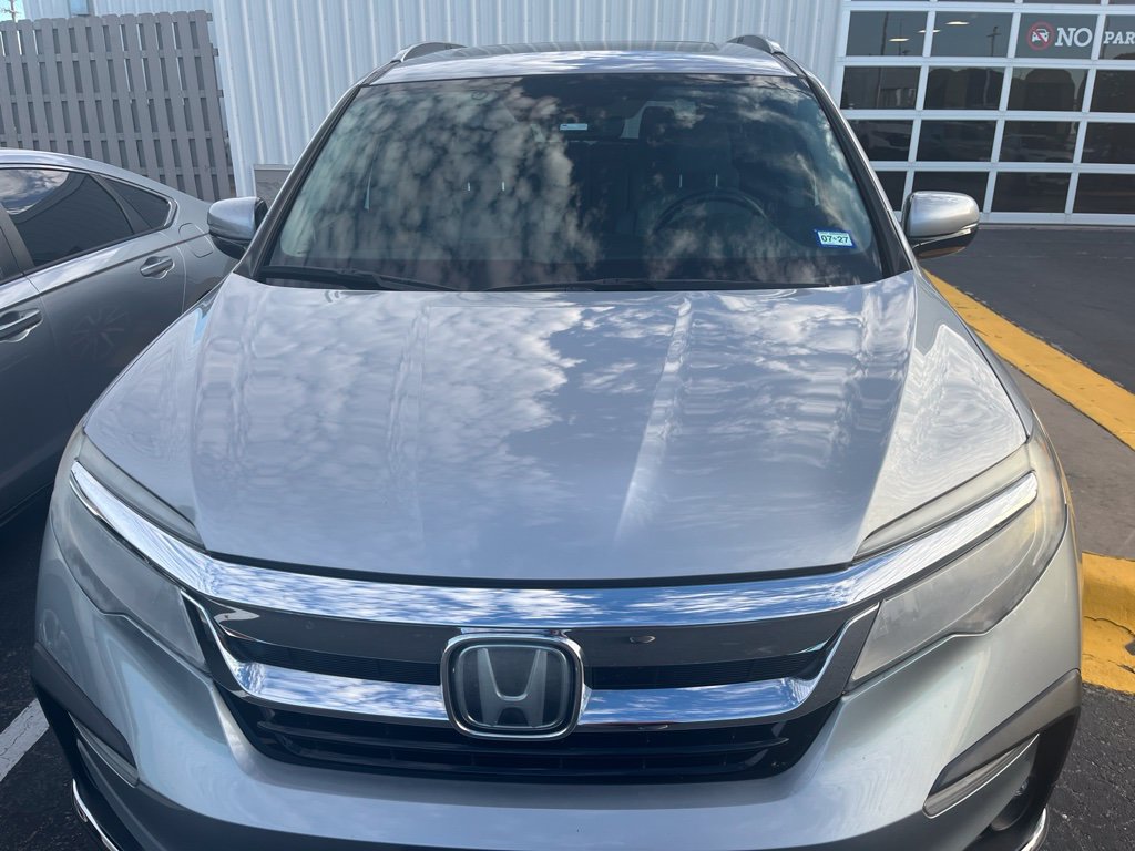 Used 2021 Honda Pilot Touring image 2