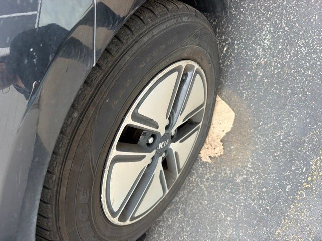 Used 2013 Kia Optima LX w/ Hybrid Convenience Pkg FWD image 9