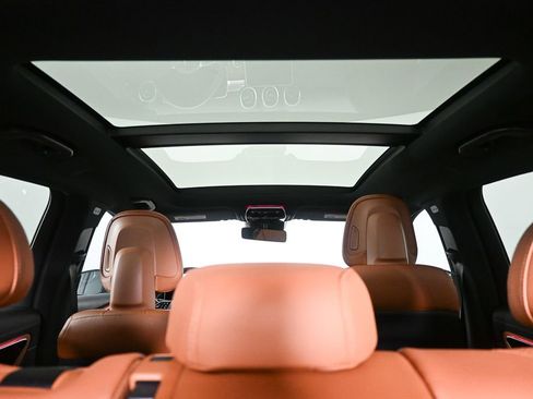 Used 2024 Mercedes-Benz GLC 300 image 19
