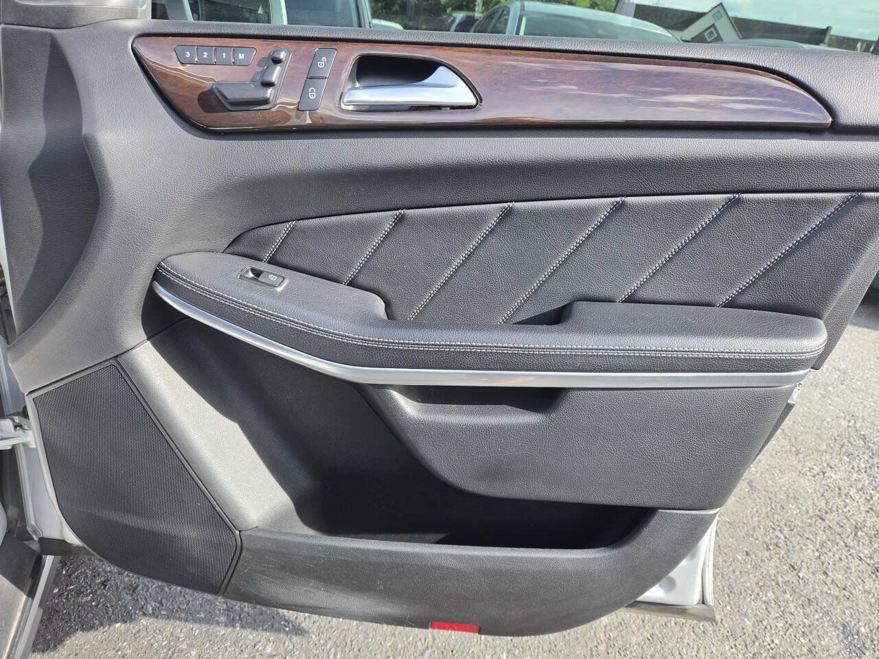 Used 2014 Mercedes-Benz GL 350 BlueTEC 4MATIC image 46