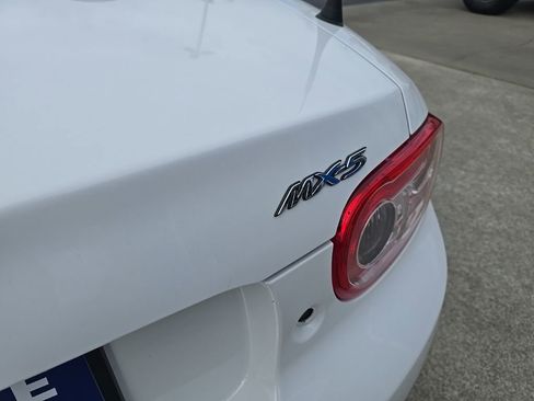 Used 2013 MAZDA MX-5 Miata Club image 35