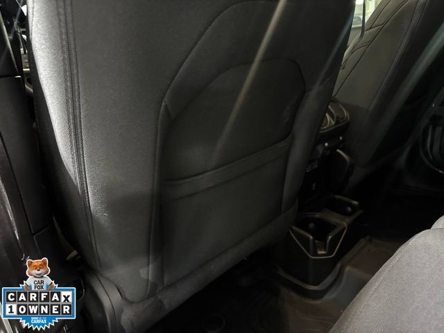 Used 2021 Jeep Wrangler Unlimited Sahara w/ Cold Weather Group AWD/4WD image 33