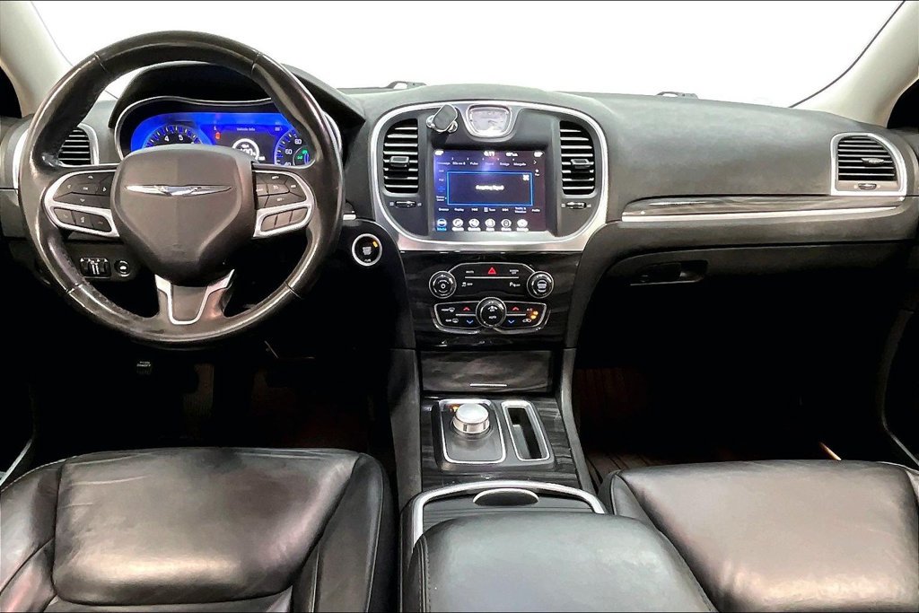 Used 2021 Chrysler 300 Touring L RWD image 18