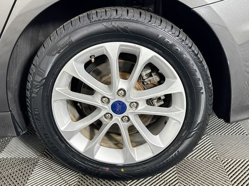 Used 2020 Ford Fusion SE FWD image 36