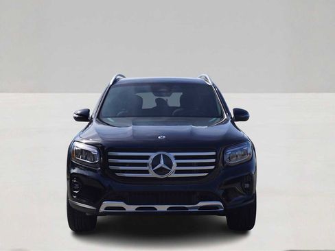 Used 2026 Mercedes-Benz GLB 250 4MATIC image 2