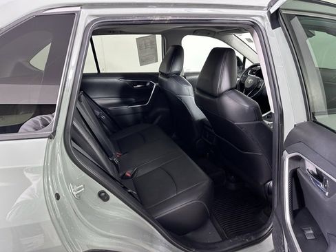 Used 2020 Toyota RAV4 XLE Premium image 10