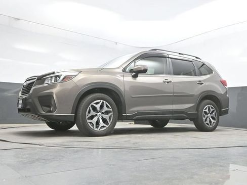 Used 2020 Subaru Forester Premium AWD/4WD image 37