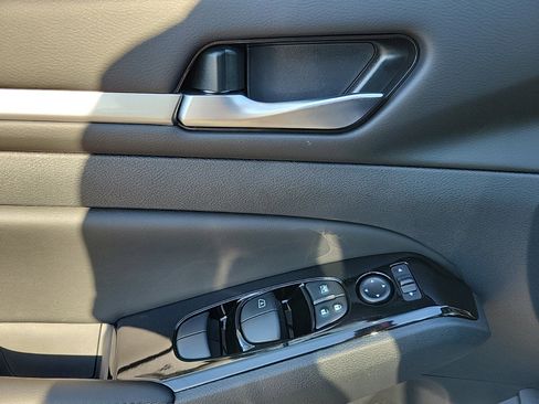 New 2025 Nissan Altima 2.5 SL image 15