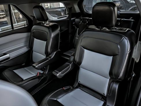 Used 2023 Ford Explorer XLT w/ Equipment Group 202A image 16