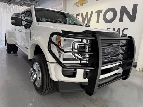 Used 2022 Ford F450 Platinum w/ FX4 Off-Road Package AWD/4WD image 51