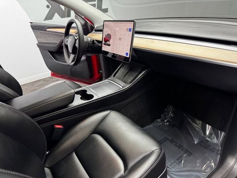 Used 2024 Tesla Model Y Long Range image 56