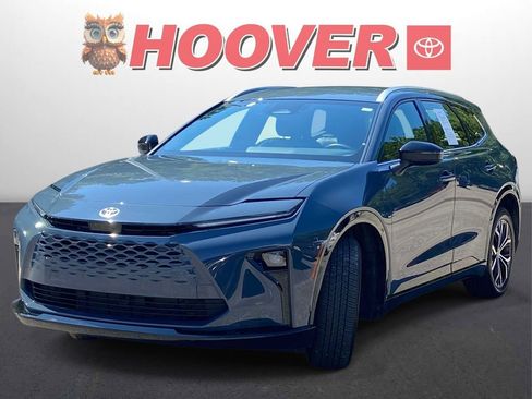 Used 2025 Toyota Crown Signia AWD/4WD image 5
