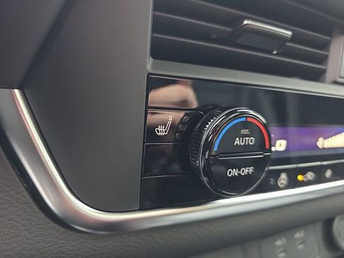 Used 2026 Nissan Rogue SV w/ SV Premium Package image 34