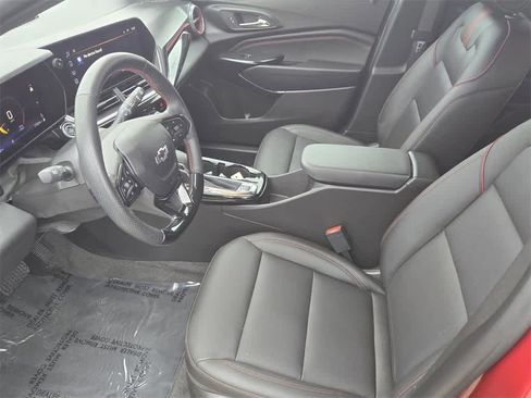 Used 2024 Chevrolet Trax RS image 15