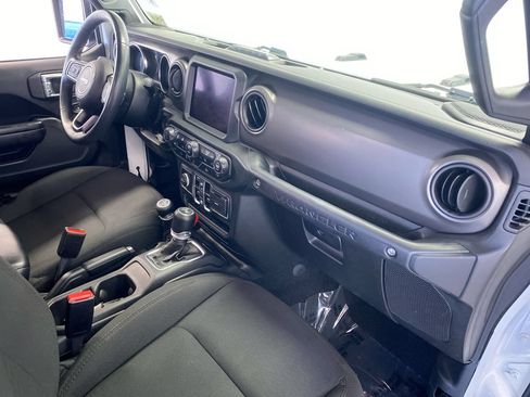 Used 2023 Jeep Wrangler Unlimited w/ Cold Weather Group AWD/4WD image 29