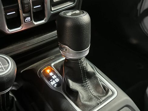 Used 2024 Jeep Wrangler Unlimited Sport AWD/4WD image 23