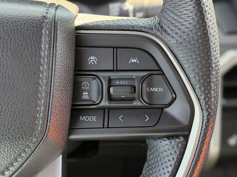 Certified 2024 Toyota Tacoma SR5 AWD/4WD image 10