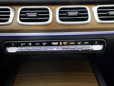 Used 2025 Mercedes-Benz GLE 350 4MATIC image 19