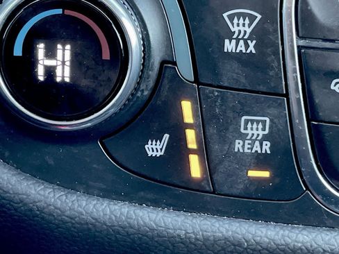 Used 2021 Chevrolet Equinox Premier image 22