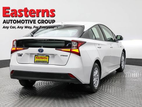 Used 2022 Toyota Prius LE image 5