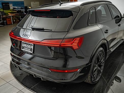 Used 2024 Audi Q8 e-tron Prestige w/ Prestige Package AWD/4WD image 16