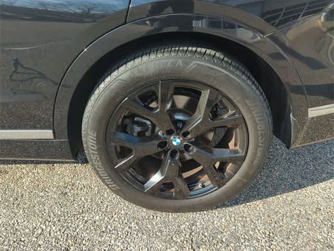 Used 2022 BMW X7 xDrive40i w/ Premium Package image 34
