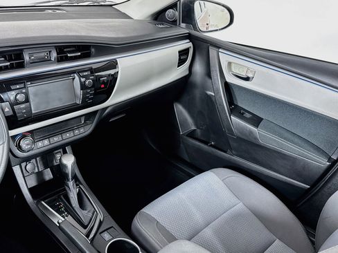 Used 2016 Toyota Corolla LE FWD image 21