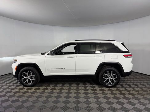 Certified 2025 Jeep Grand Cherokee Limited image 10