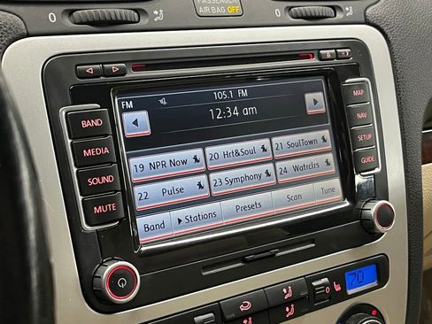 Used 2009 Volkswagen Eos Lux FWD image 22
